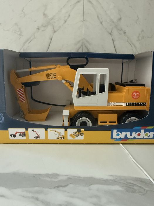 Новий Кран Bruder liebherr