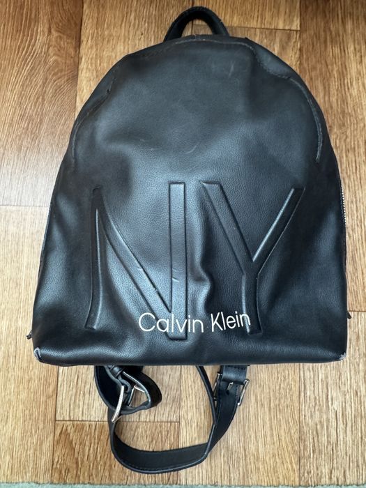 Рюкзак жіночий б/у Calvin Klien оригінал
