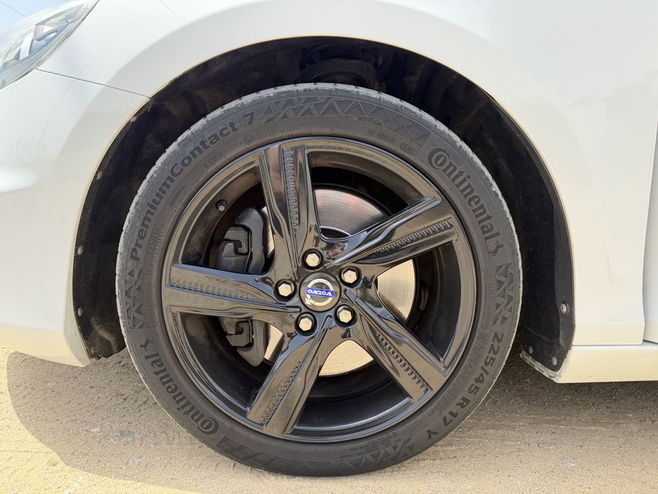 Volvo V40 D4 R-Design 2014
