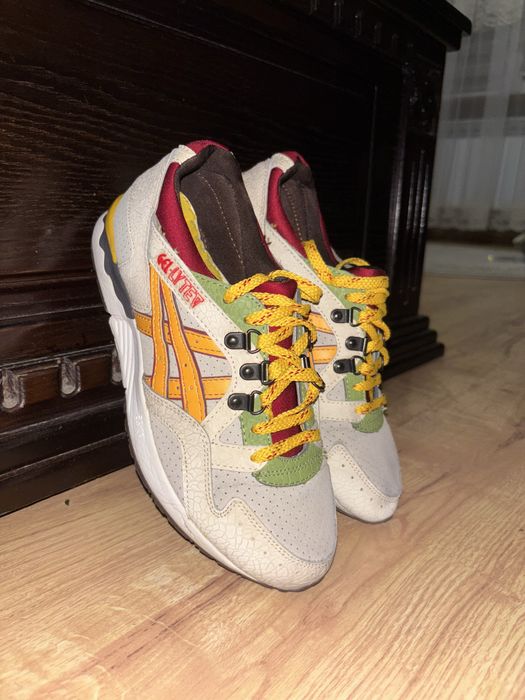 Продам Кросівки Asics