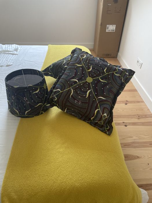 Comjunto almofadas, manta e abat jour