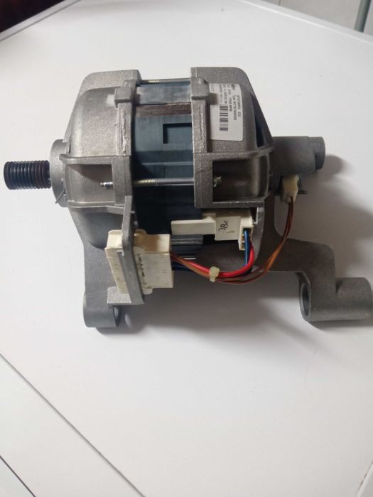 Máquina lavar roupa - Ariston / Hotpoint (acessórios )