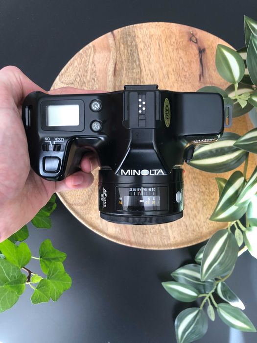 Камера Minolta Maxxum 3000i з обєктивом Minolta Maxxum AF 50mm f/1.7