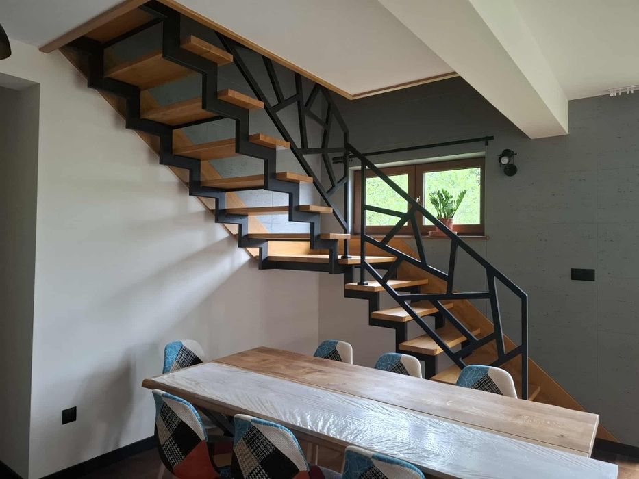 Schody metalowe wewnętrzne loft