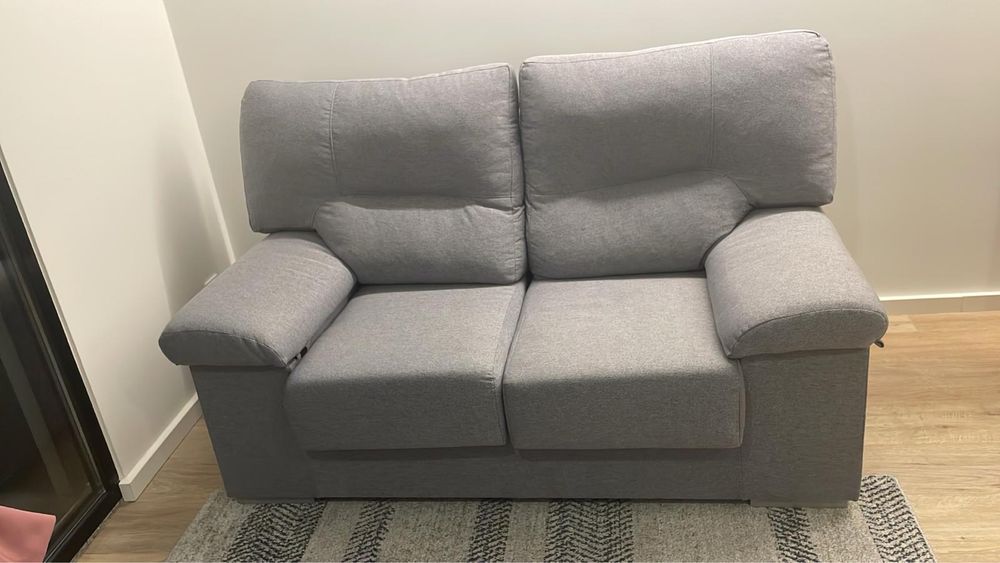 Sofa 2 lugares com um ano de uso