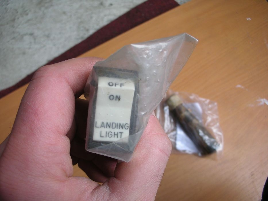 Włącznik światła lądowania Landing Light samolot śmigłowiec helikopter