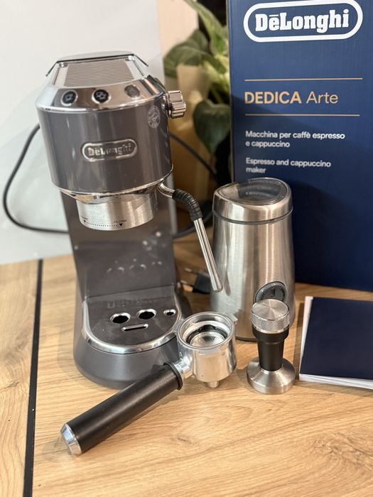 Ekspres DeLonghi DEDICA Arte