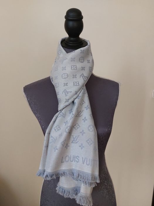 Szal louis vuitton.