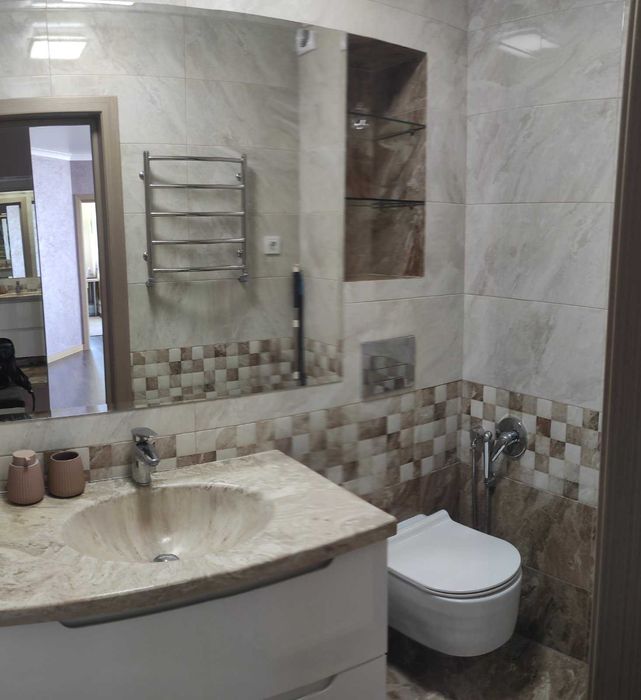 Продам 3 кімн.квартиру з ремонтом по вул.Чорновола 15 а