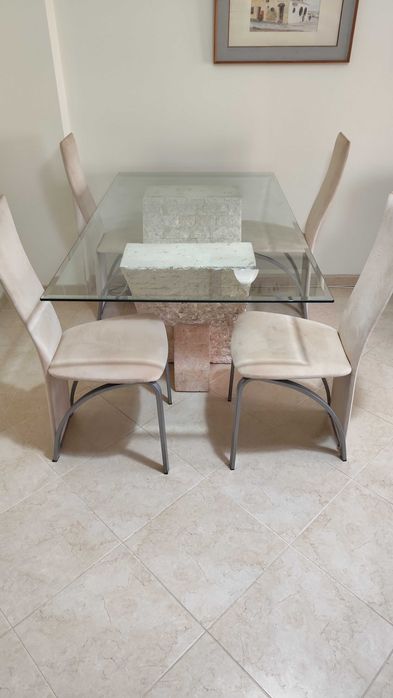 Mesa de Vidro + 4 Cadeiras