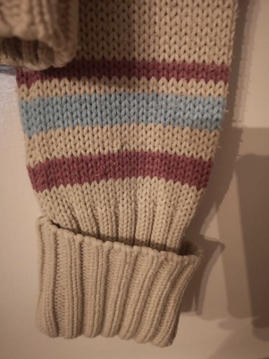 Sweter rozpinany z kapturem