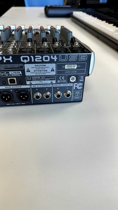 Mesa de mistura Behringer