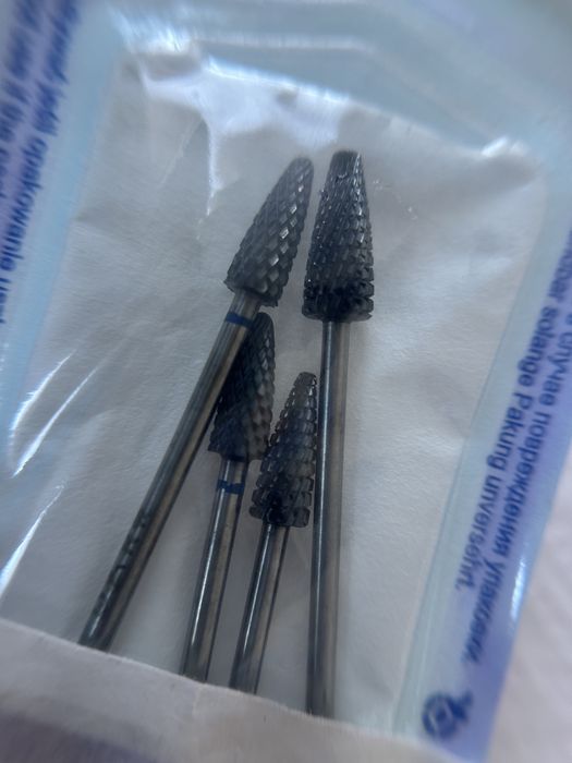 Frezy do ściągania żelu lub hybrydy + 2x kopytko