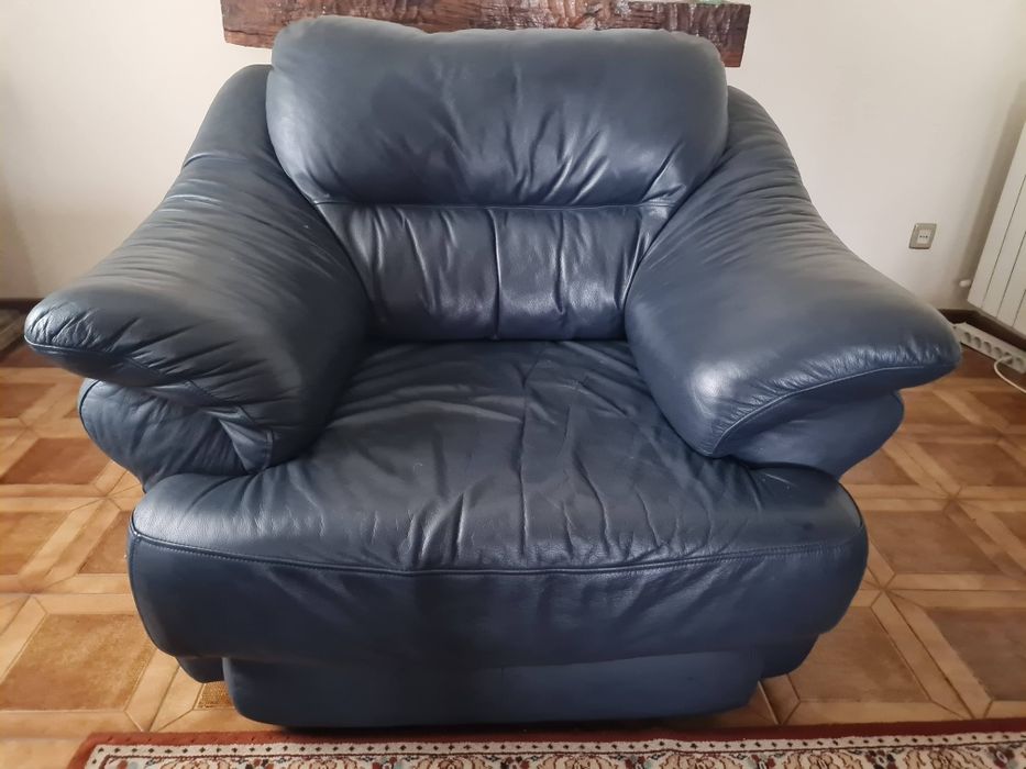 Conjunto de sofás em pele