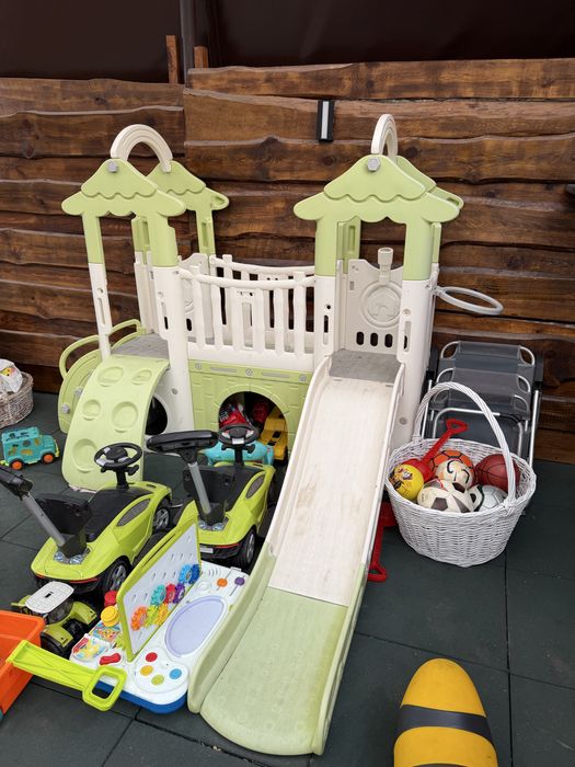 Детская площадка. Детский городок. Детская горка.