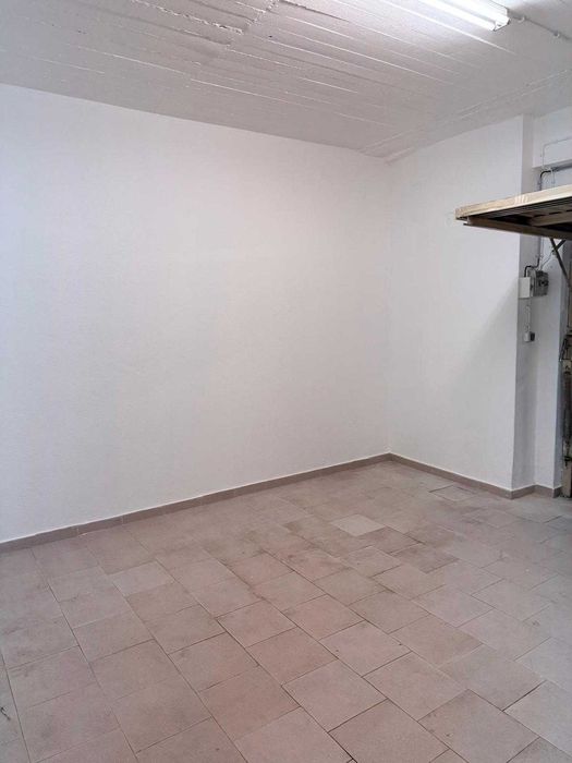 Aluguer de garagem - Charneca da Caparica