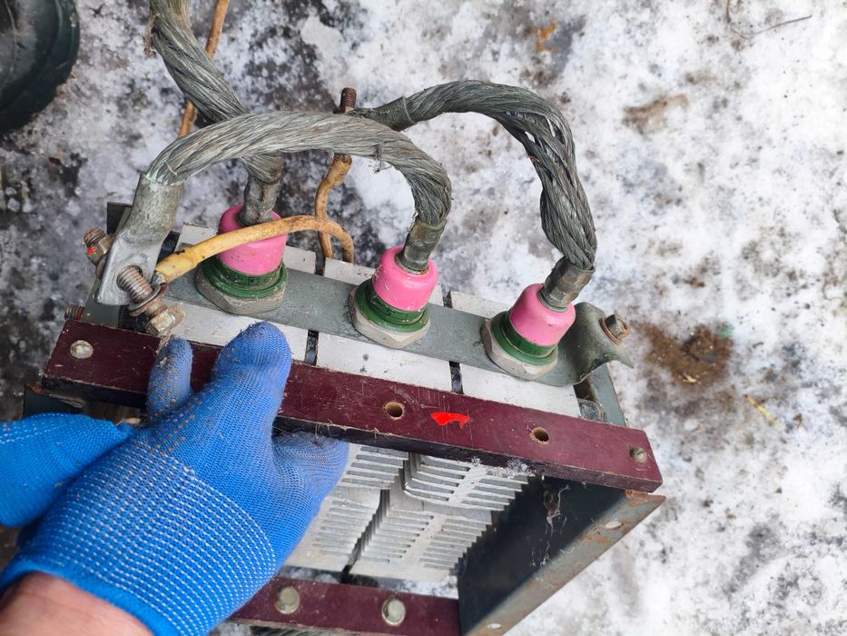 Потужний діодний випрямляч (блок) на діодах В200 з радіаторами