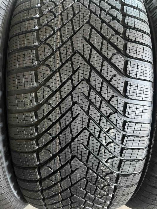 285/40/23 R23 Pirelli Scorpion Winter 2 4шт нові зима