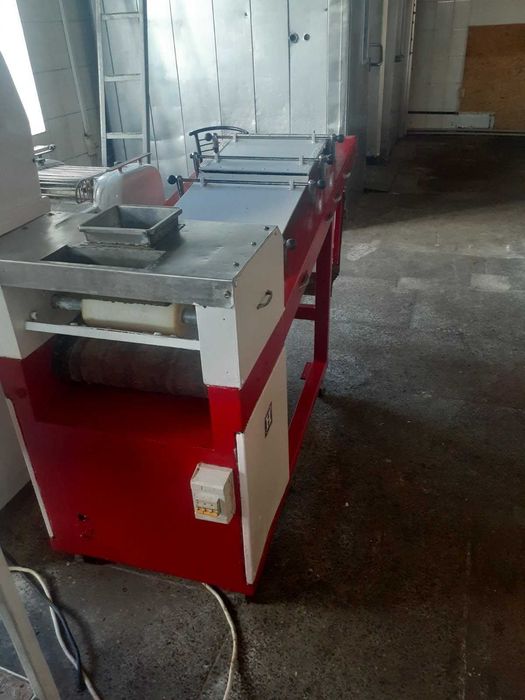 Печі, тістоміси та інші агрегати, ящики, бляхи, форми, для пекарні