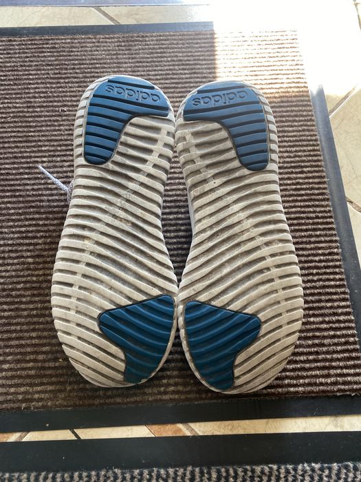 Buty adidasa rozmiar 42 EU rizmiar wkladki 26,5 cm