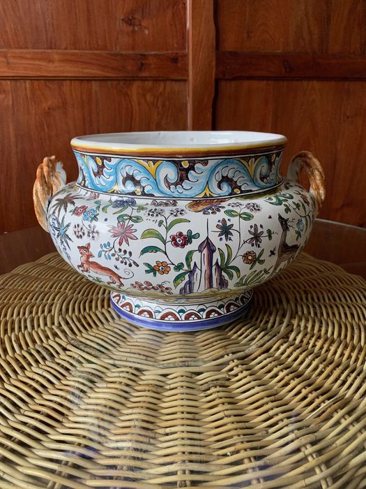 Cerâmica pintada à mão