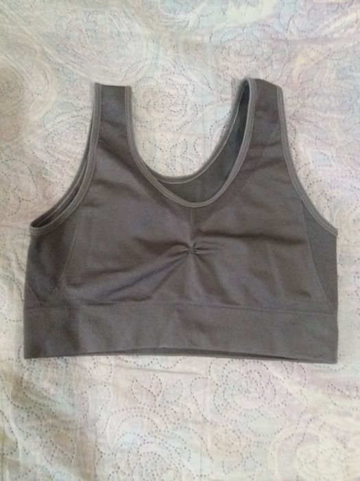 Спортивный топ женский