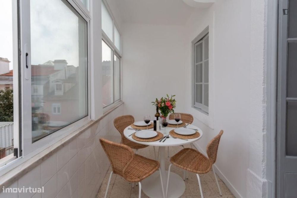 Apartamento com 5 quartos - localizado em Anjos Lisbon