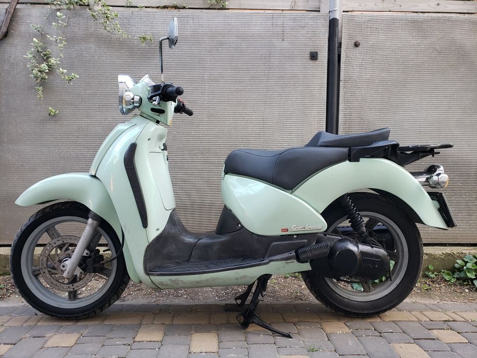 Скутер Aprilia Scarabeo 150