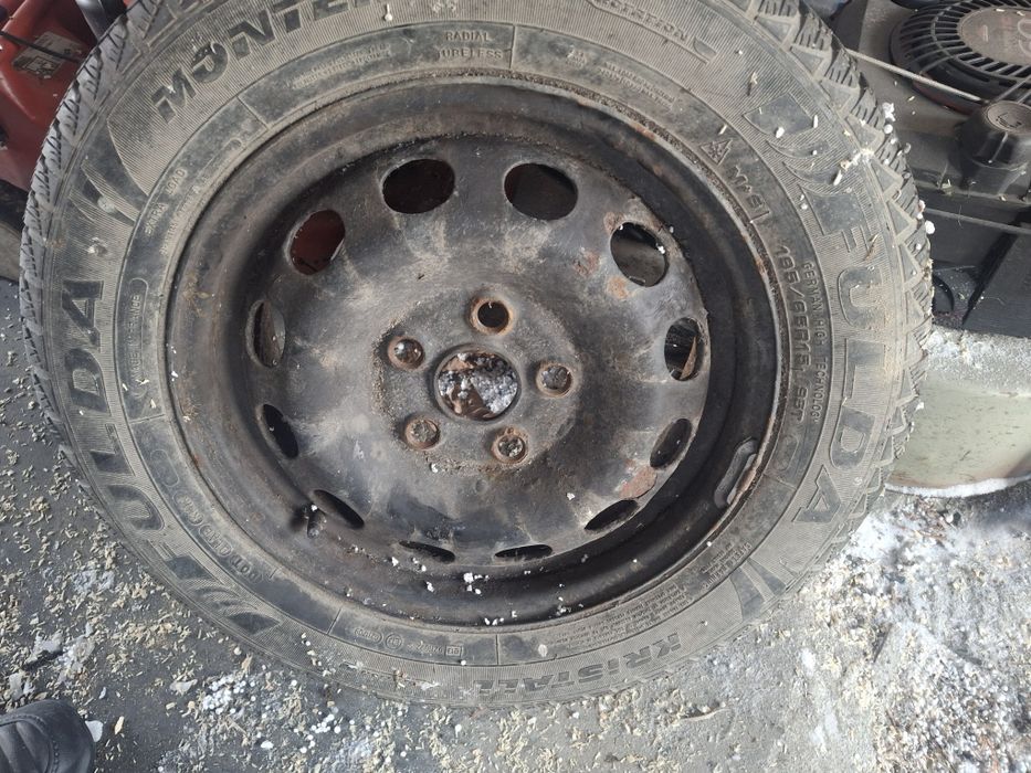 Felgi z oponami zimowymi