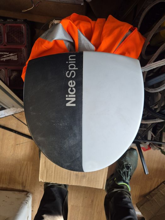 Sprzedam napęd do bramy garażowej Nice Spin