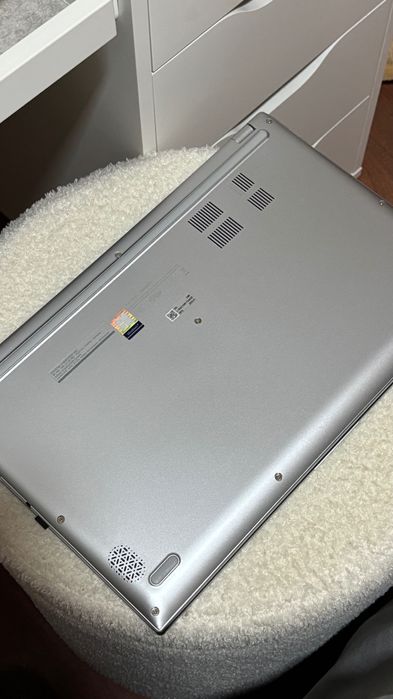 Computador portátil - ASUS VivoBook E512F – 15,6" (2020)