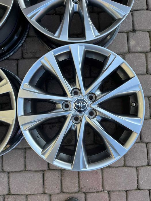 Oryginalne alufelgi Toyota 5x114,3 18 CZUJNIKI RAV 4 C-HR AVENSIS