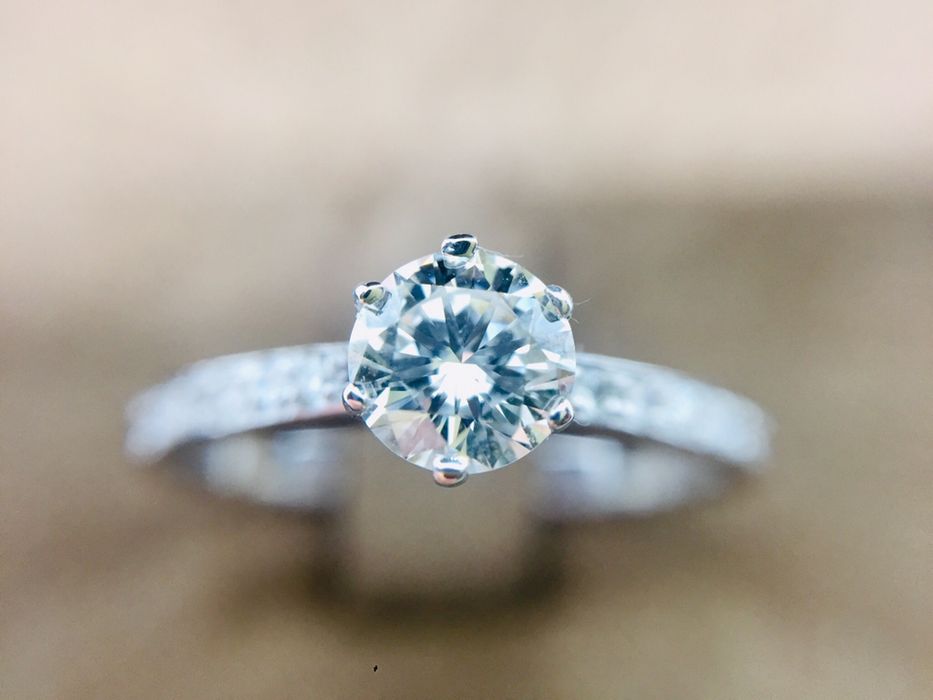 Золотое кольцо с натуральными бриллиантами 0.45 карат. В наличии!