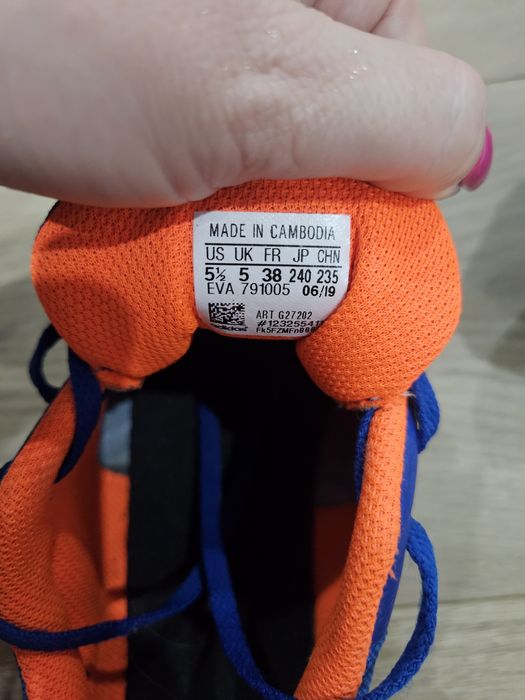Кросівки Adidas на підростка