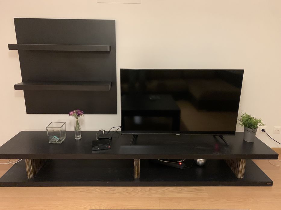 Conjunto moveis de sala pretos TV