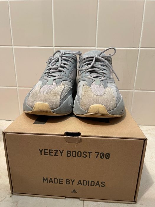 Tênis Yeezy 700 Inertia V1