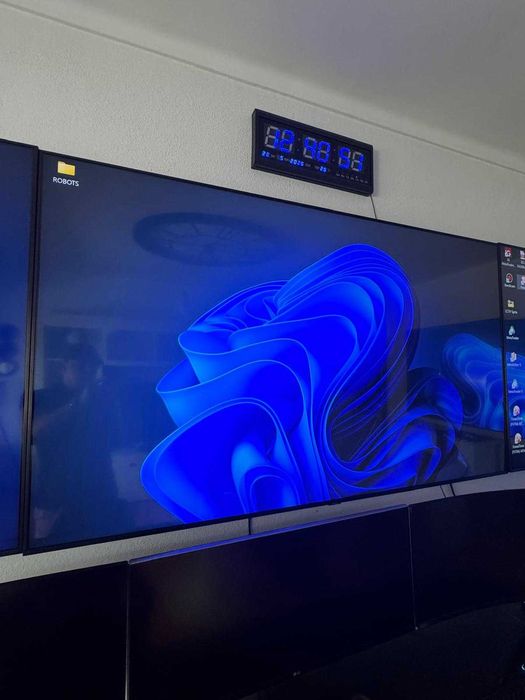 "TV Samsung  75´´UHD 4K Série 7, Smart TV, funcionando perfeitamente, com imagem excelente."