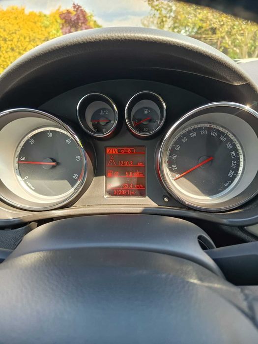 Opel Insignia Sports Tourer 2.0 Diesel 160KM