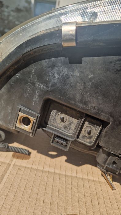 Lampa przednia Audi a3 8l Hella lift