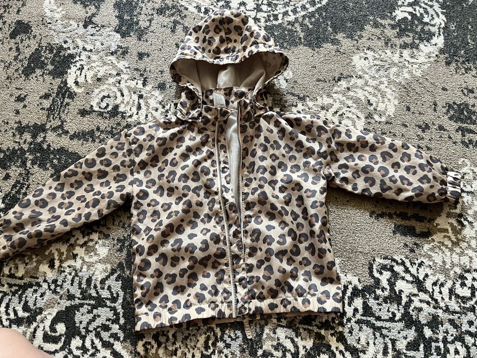 Продам стильну демісезонну куртку-вітровку для малюка від H&M 92