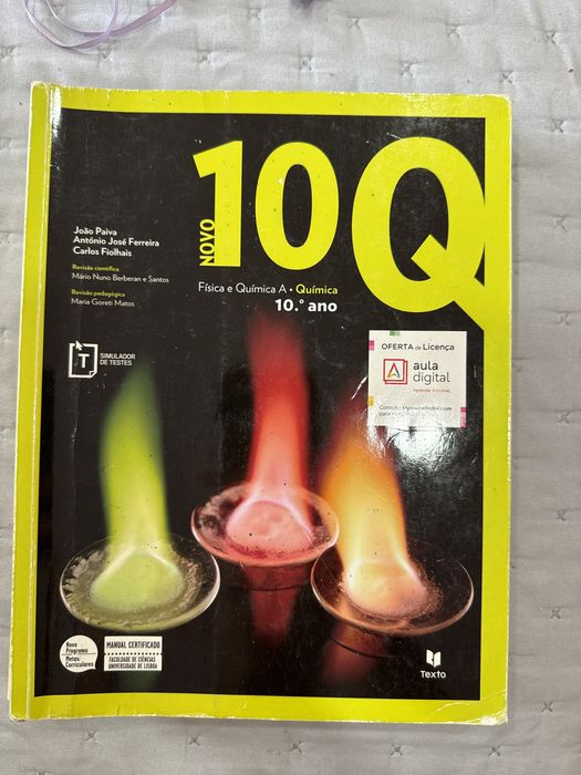 Manuais de Fisica e Quimica 10o ano com caderno de atividades