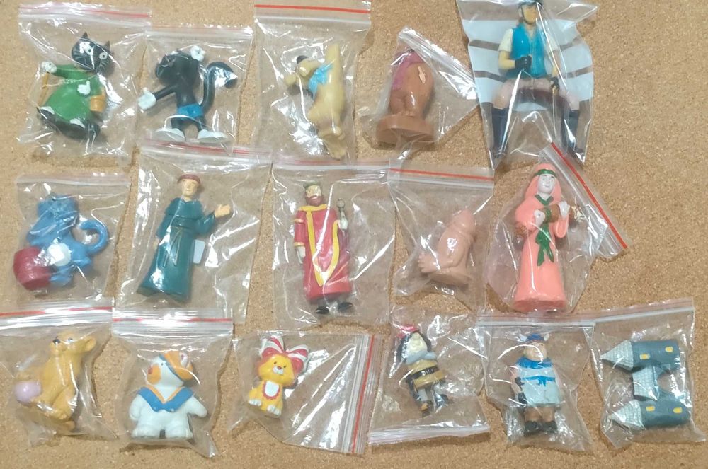 Figuras - PVC -SONNY ANGEL-MacDonalds-Maia Borges- Publicidade-Futebol