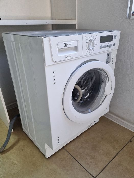 Вбудована пральна машина Electrolux EWG147540W на 7 кг у відмінному стані 9/10