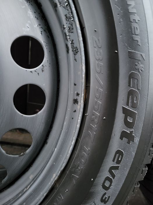 Felgi stalowe 5x108 z oponami 235/55R17 zima