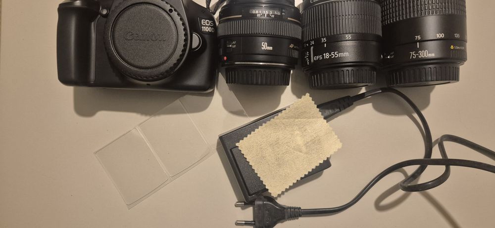 Canon EOS1100D nova
Máquina usada sempre com peliculas de proteção no ecrã.
Conta com o seguinte material.
1 lente de 50 mm;
1 l
