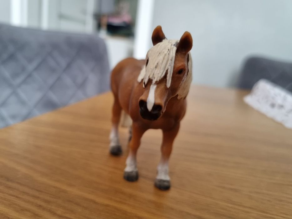 Konik schleich figurka