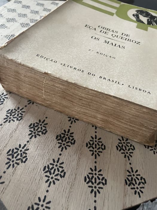 Livro “Os Maias” de Eça de Queirós usado