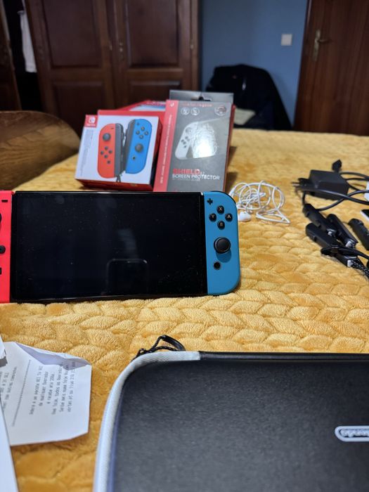 Nitendo switch oled +extras