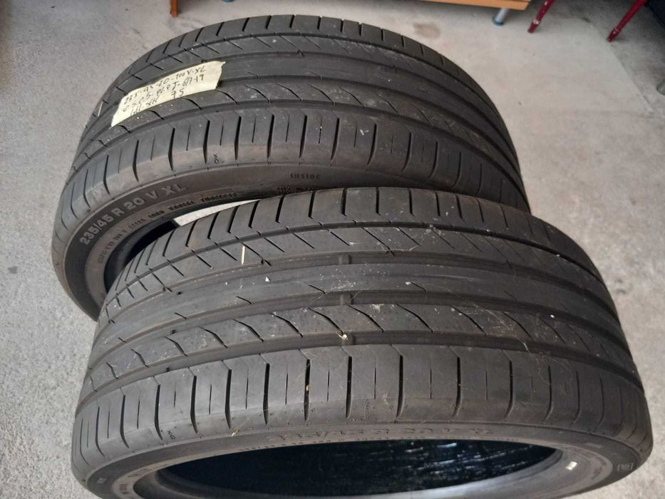 2 pneus 235/45R20 Continental