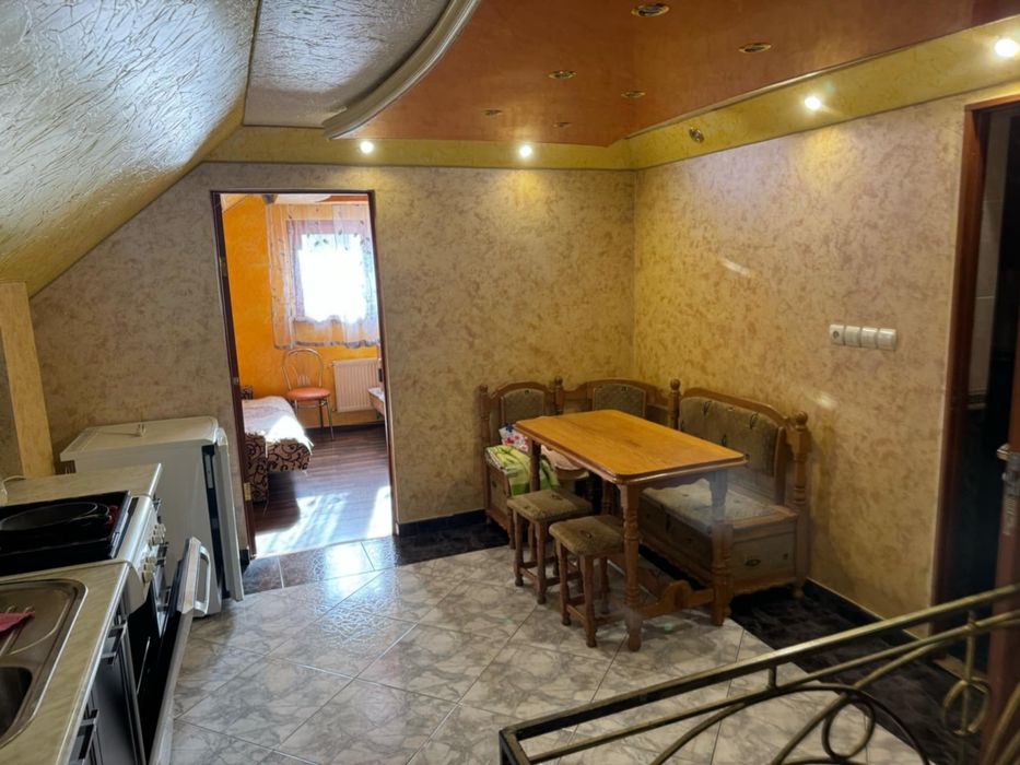 Будинковолодіння 260 м2 Берегово Стефаніка